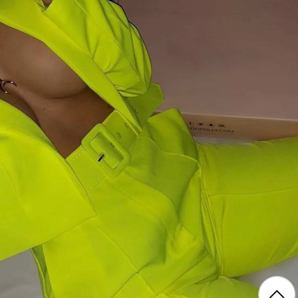 Pants suit